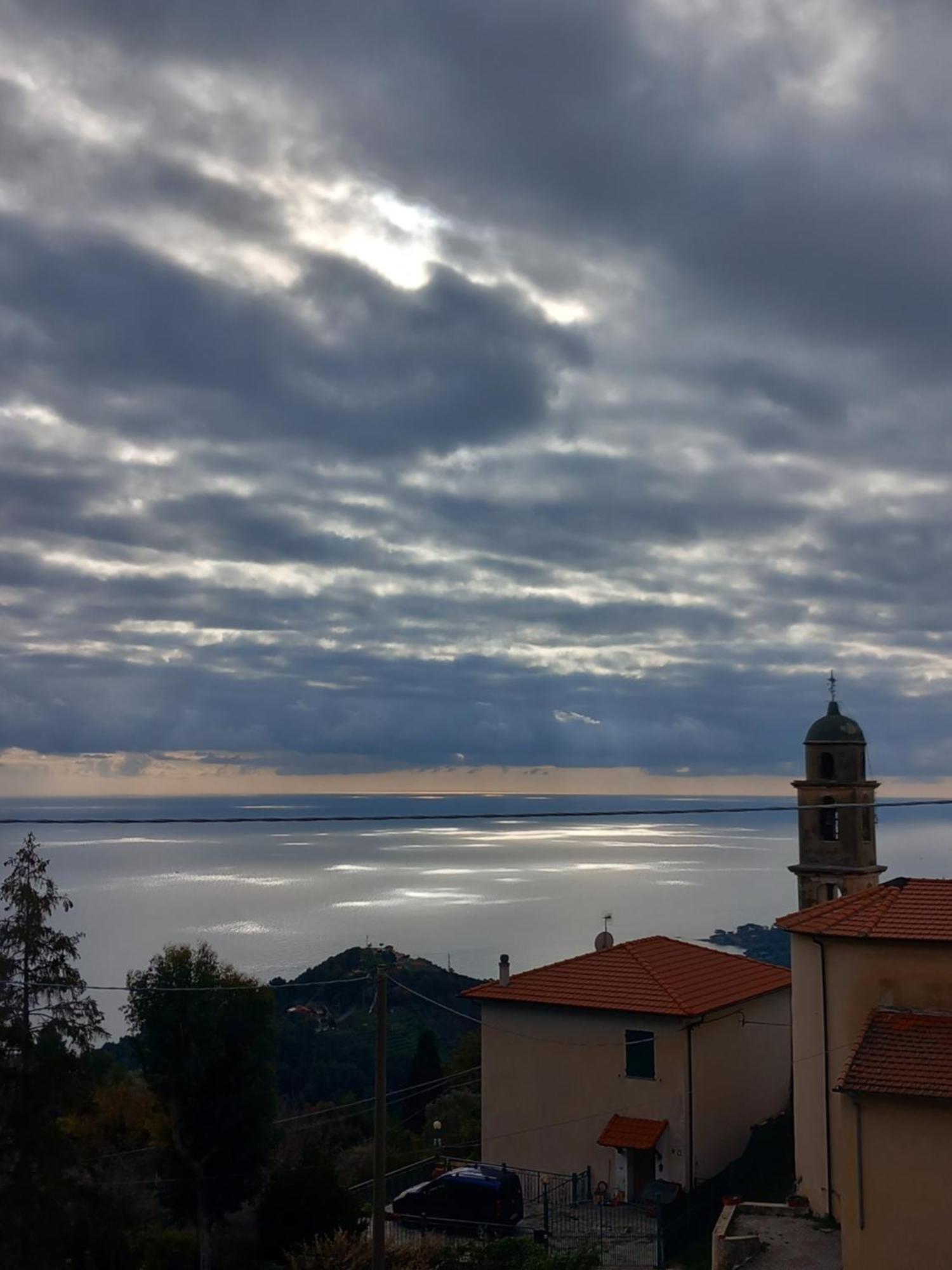 Dolci Risvegli Appartamento Vista Mare Ventimiglia Exterior foto